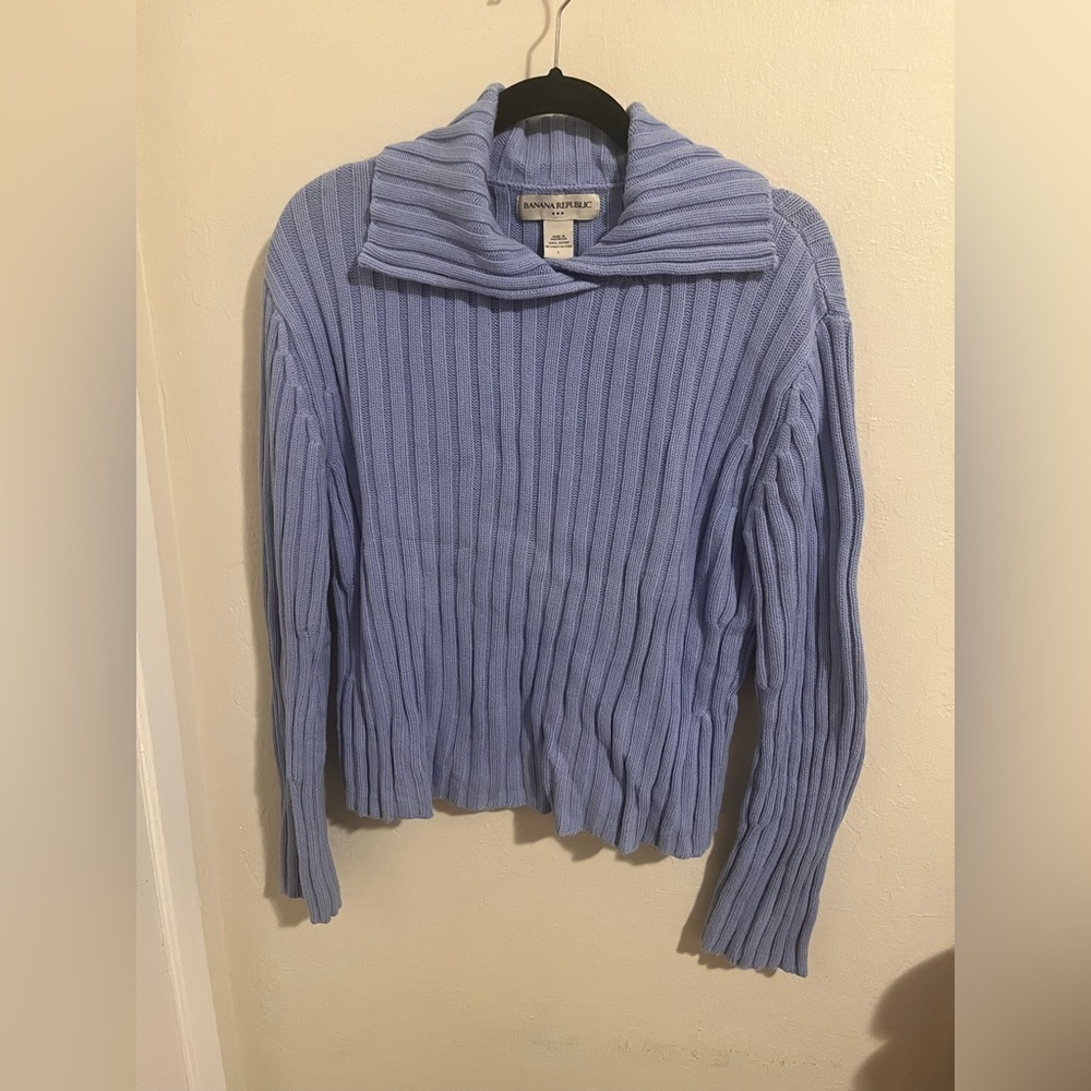Banana republic Women's Blue Ribbed Sweater size L